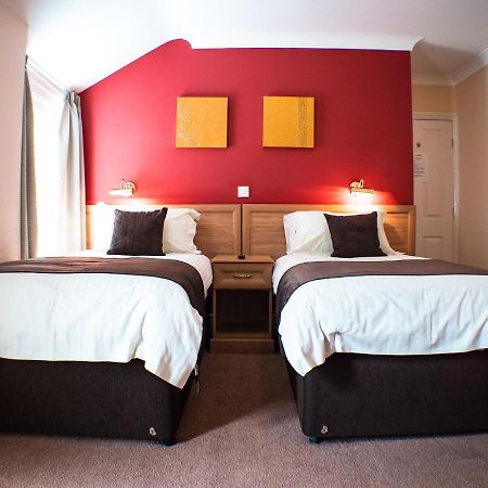 Rosslyn Hotel Douglas Bagian luar foto