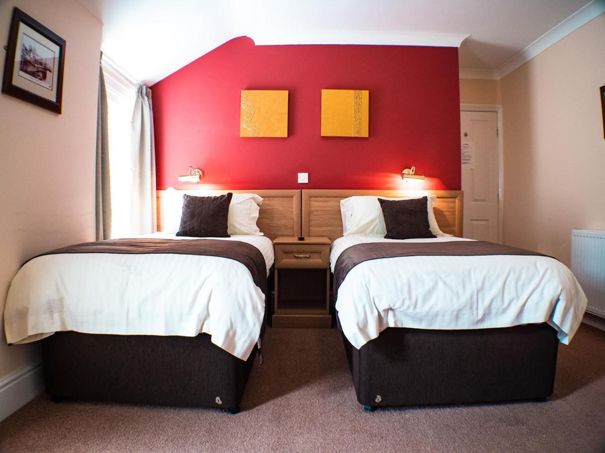 Rosslyn Hotel Douglas Bagian luar foto