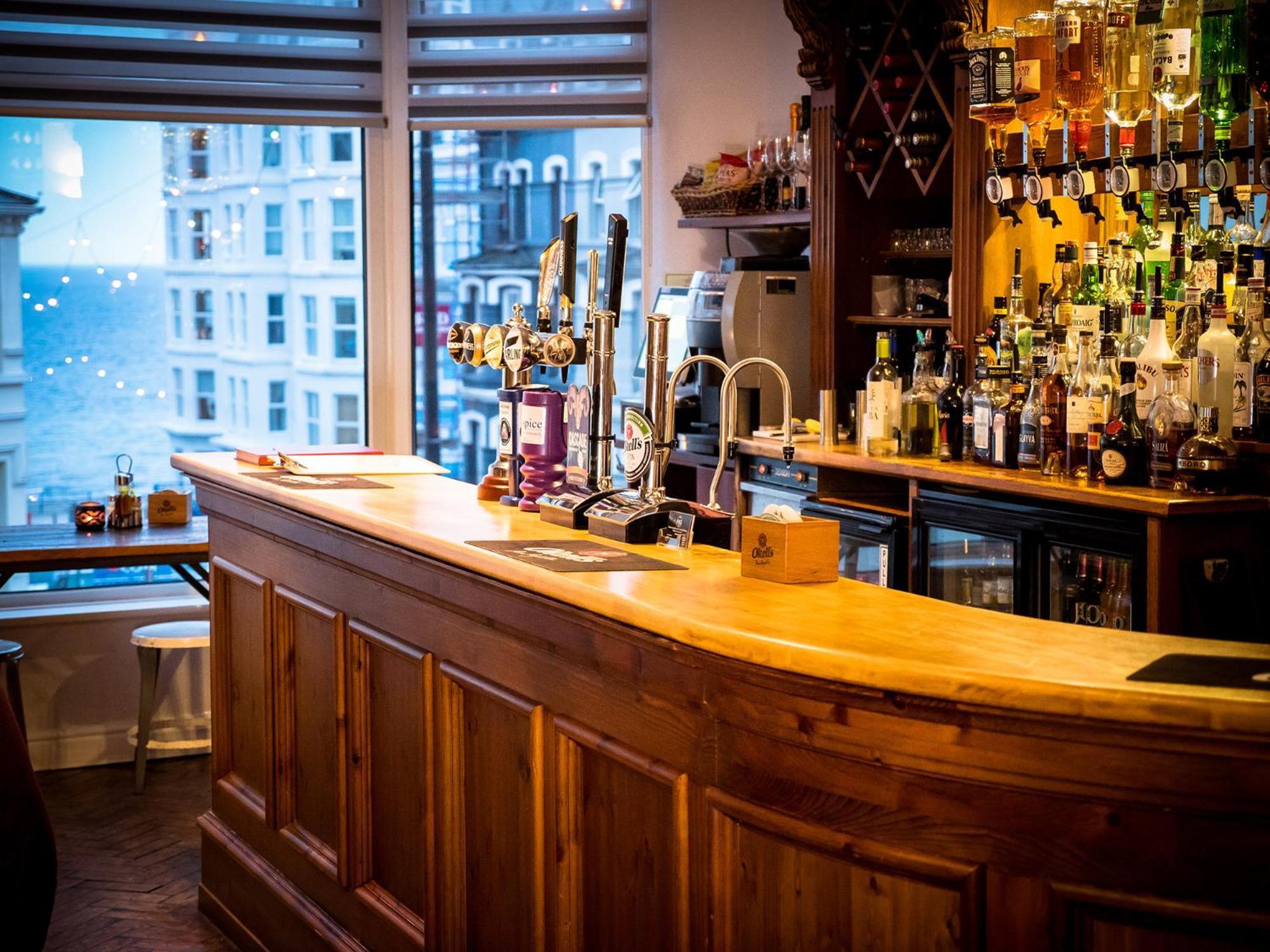 Rosslyn Hotel Douglas Bagian luar foto