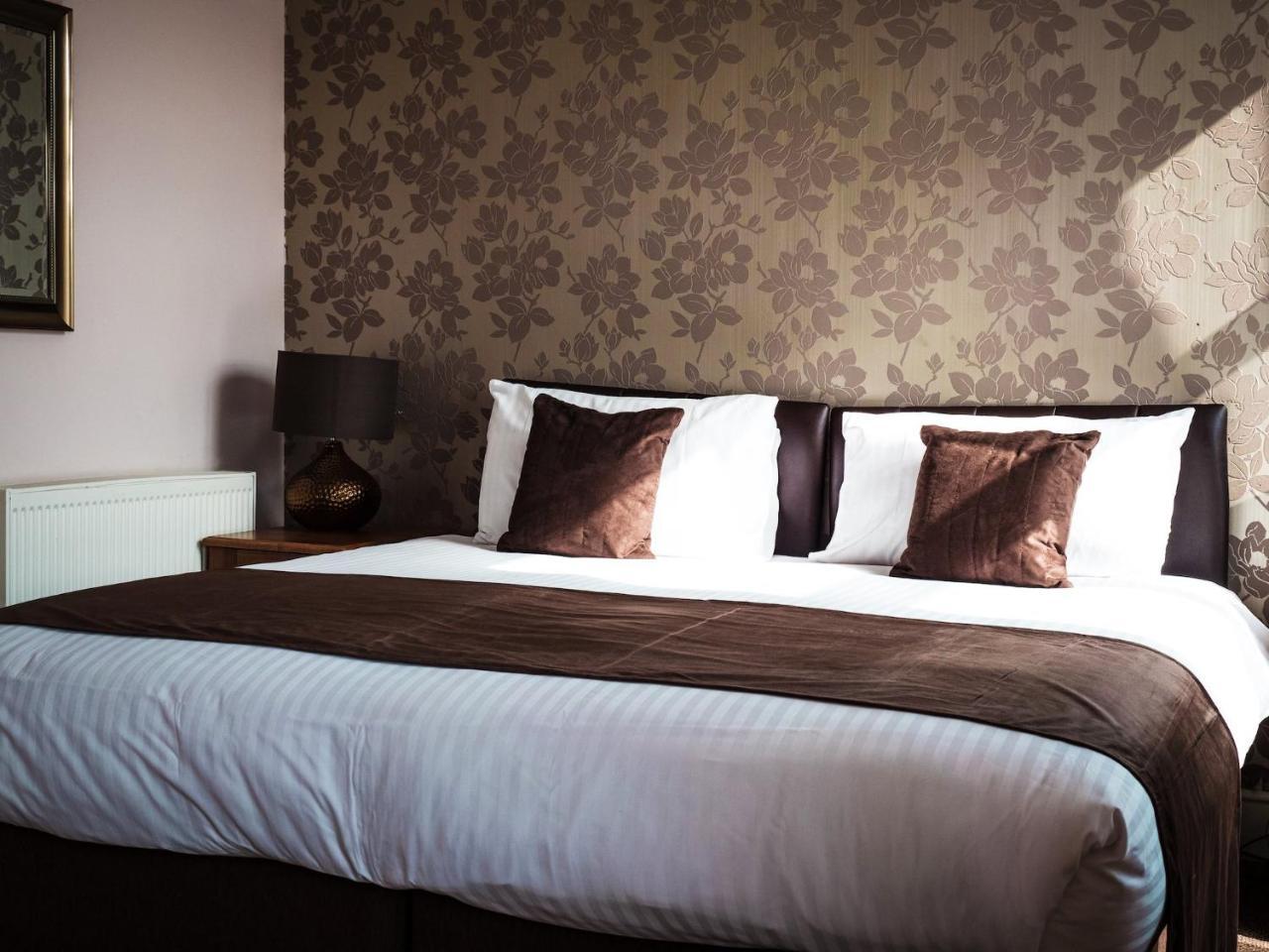 Rosslyn Hotel Douglas Bagian luar foto