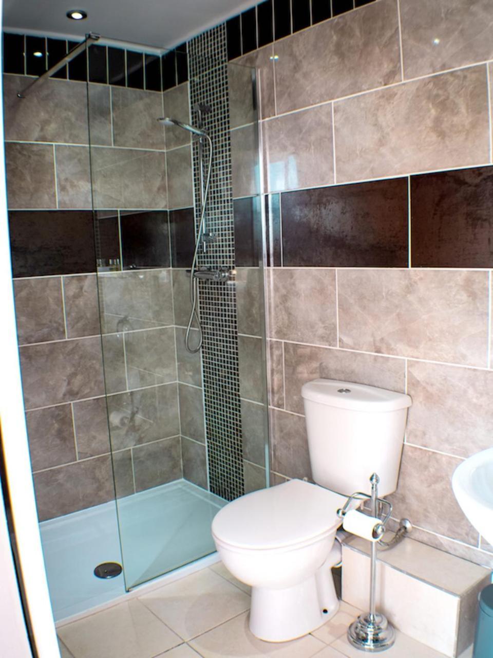 Rosslyn Hotel Douglas Bagian luar foto